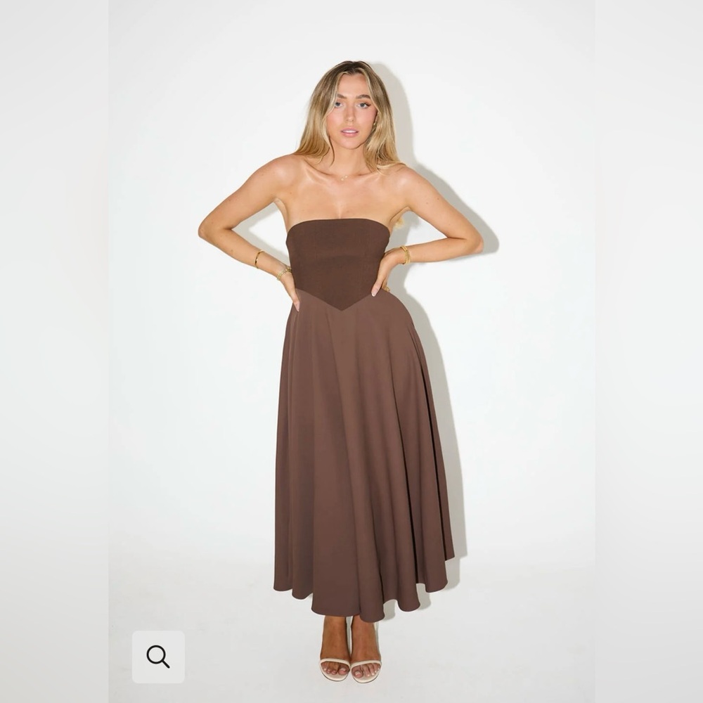 The ultimate muse strapless midi dress